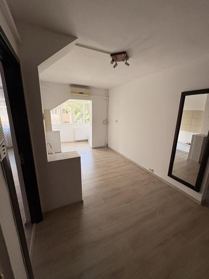 Apartament cu 2 camere decomandat în 1 Mai