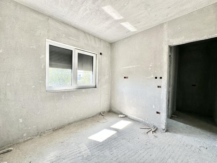Duplex cu 5 camere cu Canalizare în Moșnița Veche