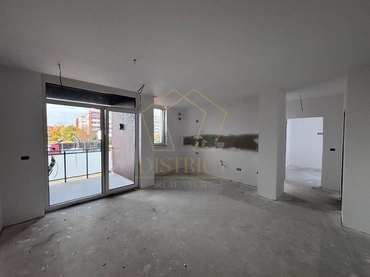 Apartament cu 3 camere decomandat în Aradului