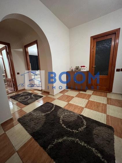 Apartament cu 3 camere decomandat în Traian