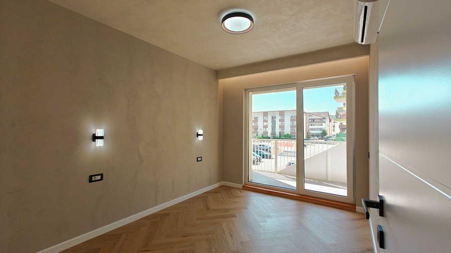 Apartament cu 2 camere semidecomandat în Florești