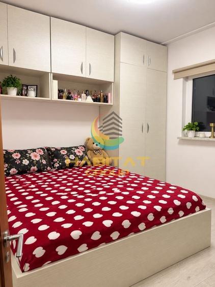 Apartament cu 3 camere semidecomandat în Giurgiului