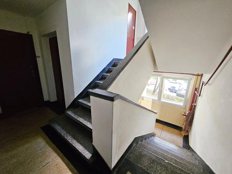 Apartament cu 2 camere semidecomandat în Lacul Tei