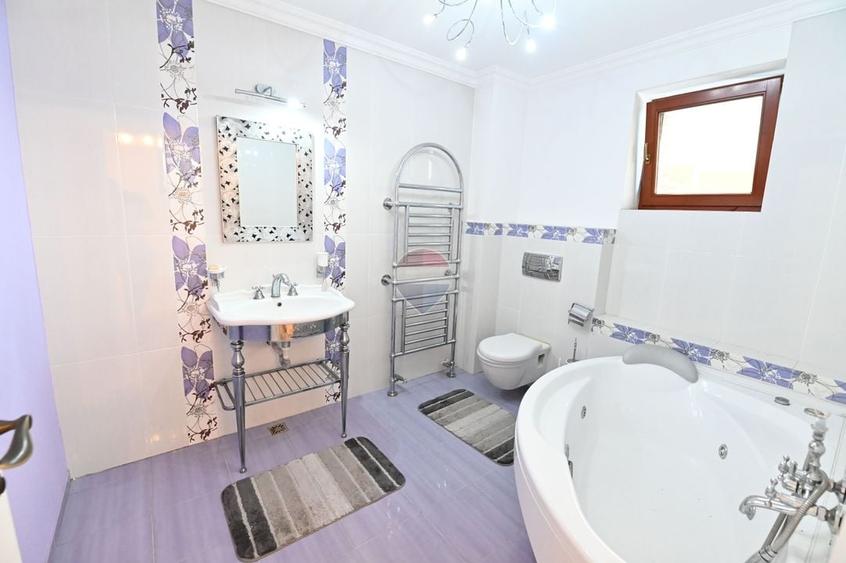 Casă individuală cu 10 camere cu Piscina în Bariera Vâlcii