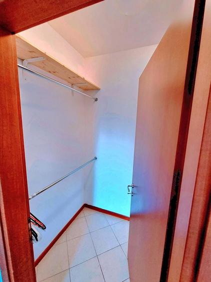 Apartament cu 3 camere decomandat, mobilat în Torontalului