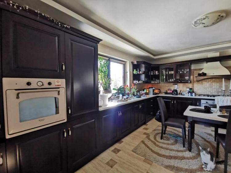Casă cu 5 camere cu Teren 950 Mp în Snagov