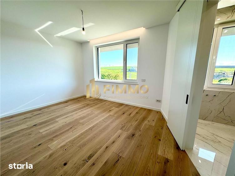 Casă cu 8 camere cu Teren 890 Mp în Central