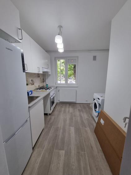 Apartament cu 3 camere decomandat în P-ța Reșița
