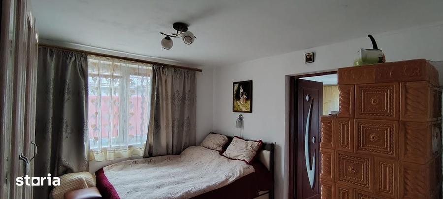 Casă cu 4 camere cu Teren 1000 Mp în Mihai Eminescu