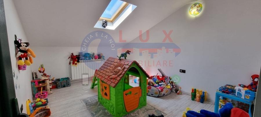 Casă cu 5 camere cu Teren 262 Mp în Babadag