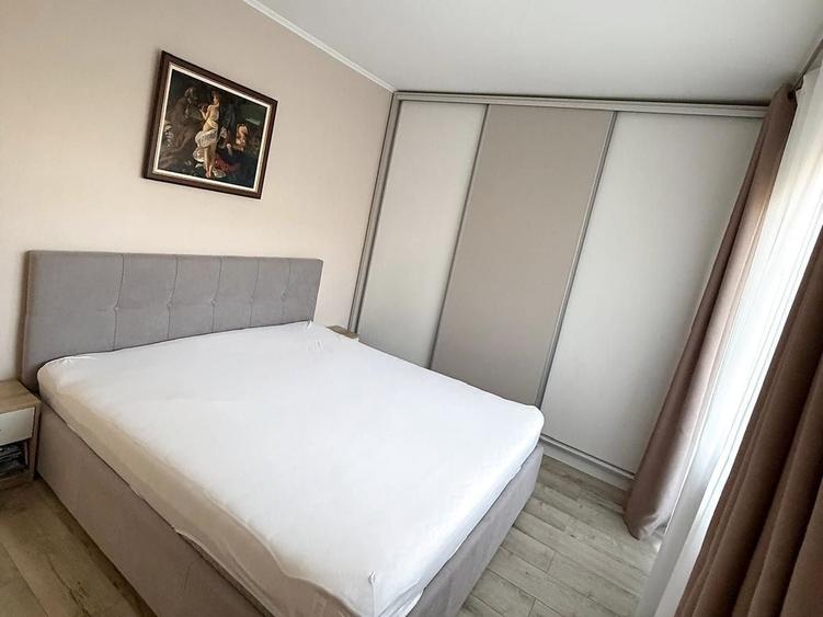 Apartament cu 3 camere semidecomandat, mobilat în Florești
