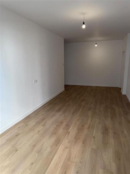 Apartament cu 2 camere decomandat în Baza 3