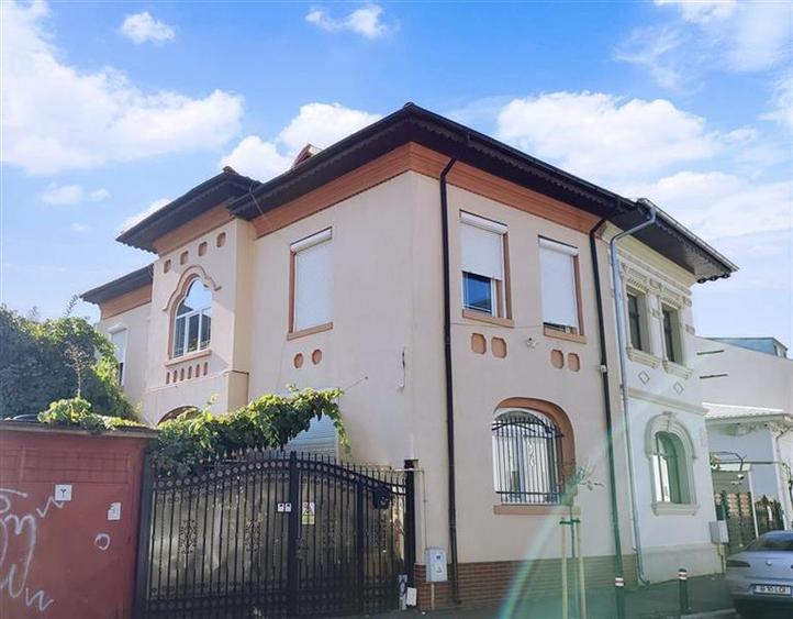 Casă individuală cu 5 camere cu Teren 100 Mp în Ștefan cel Mare