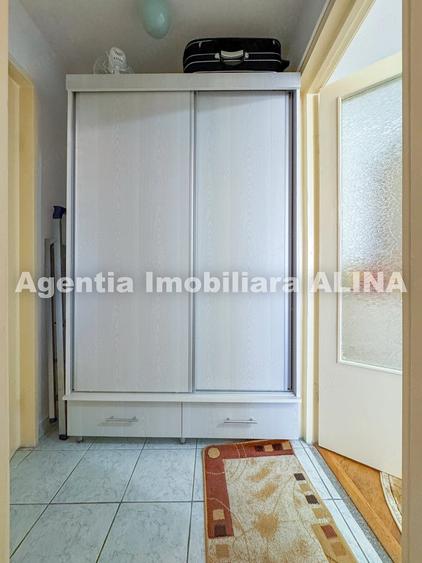 Apartament cu 2 camere semidecomandat în Piața Centrală