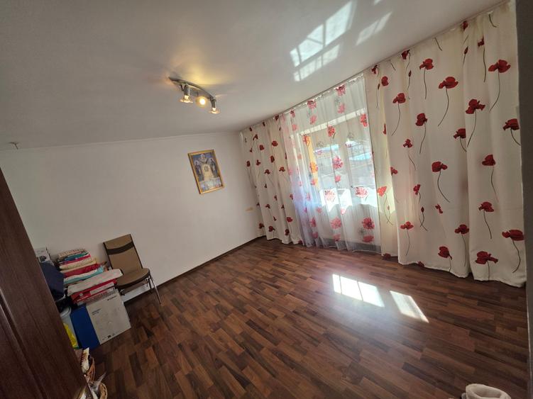 Casă cu 5 camere cu Garaj în Nojag