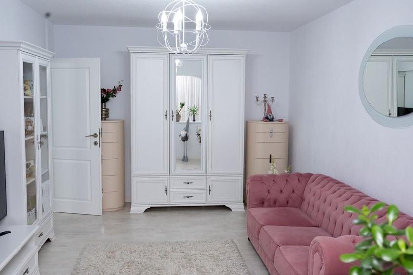 Apartament cu 2 camere decomandat în Eremia
