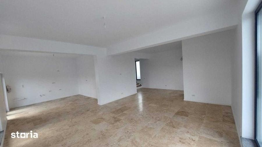 Casă cu 3 camere cu Teren 200 Mp în Central