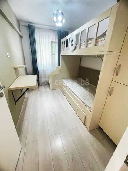 Apartament cu 3 camere decomandat, mobilat în Păcurari