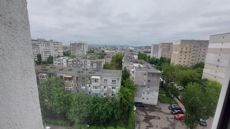Apartament cu 2 camere decomandat, mobilat în Mircea cel Bătrân