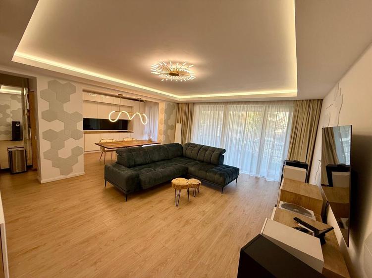 Apartament cu 3 camere decomandat, mobilat în Iancu Nicolae