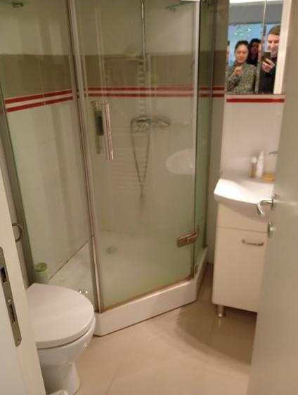 Apartament cu 4 camere decomandat, mobilat în Beller
