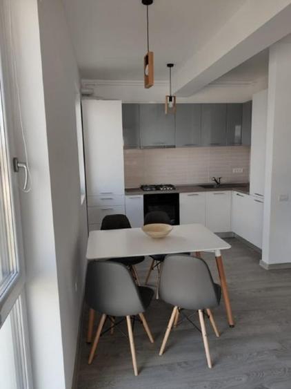 Apartament cu 2 camere semidecomandat în Dumbrăvița