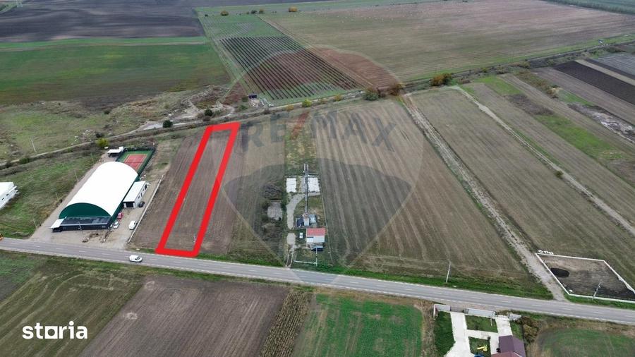Teren de 1800 mp, în Vânători