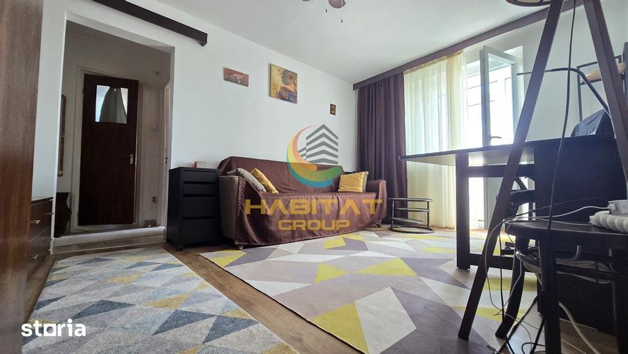 Apartament cu 3 camere semidecomandat în Berceni
