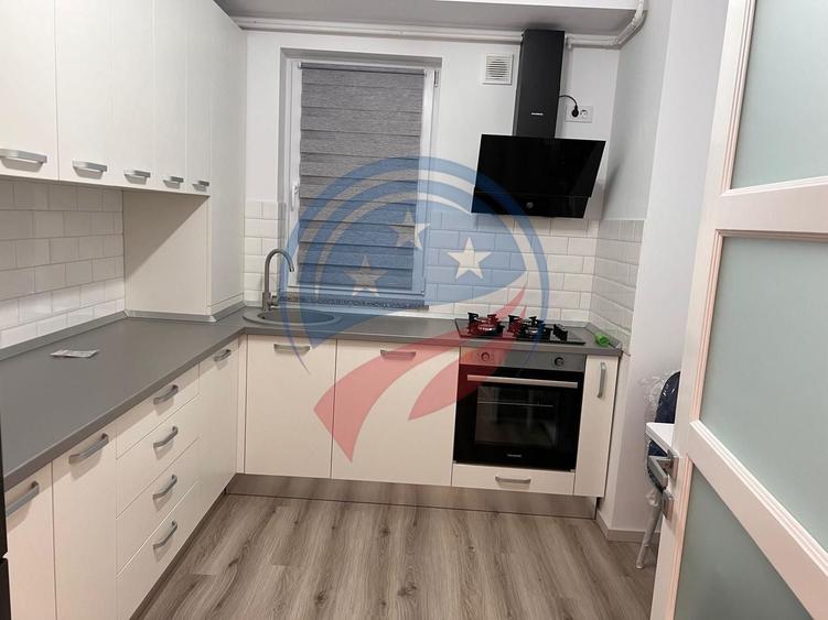 Apartament cu 3 camere semidecomandat în Central