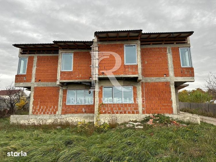 Casă cu 4 camere cu Teren 692 Mp în Central