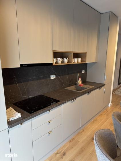 Apartament cu 2 camere decomandat în Tractorul
