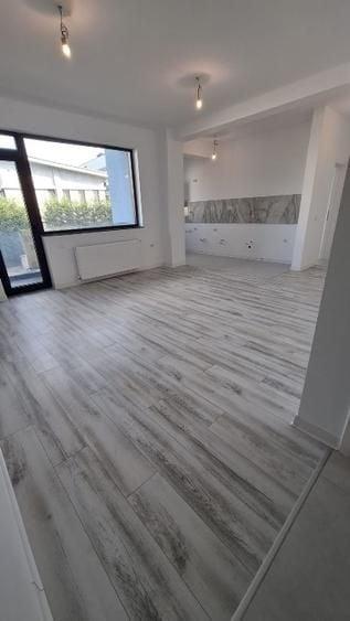 Apartament cu 3 camere decomandat în Kamsas