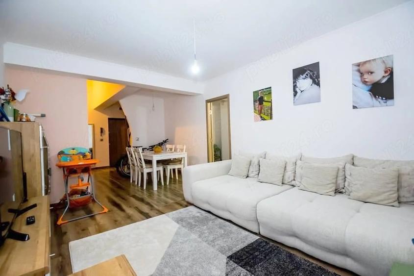 Apartament cu 3 camere decomandat în Girocului
