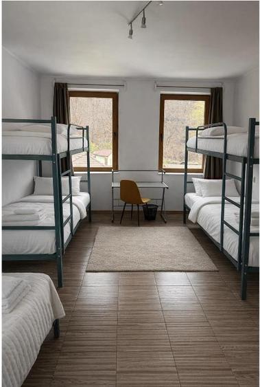 Casă individuală cu 6 camere cu Teren 600 Mp în Schei