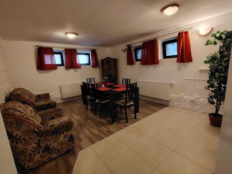 Casă cu 4 camere în Central