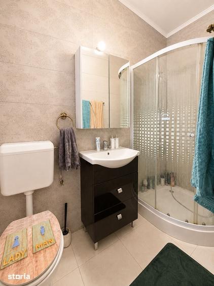Casă cu 6 camere cu Teren 715 Mp în Central