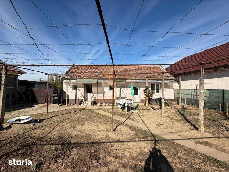 Casă cu 3 camere cu Teren 1080 Mp în Girișu de Criș