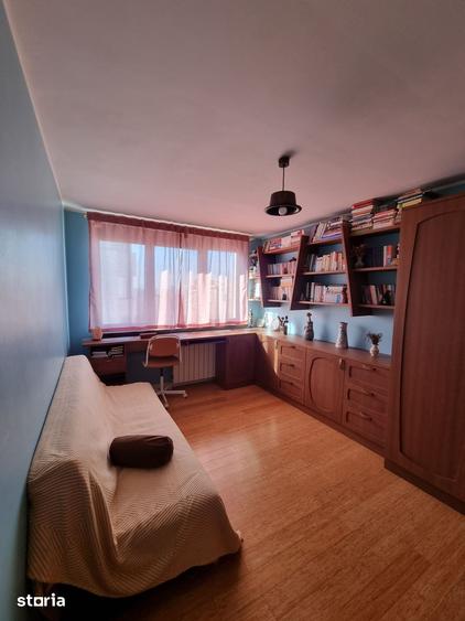 Apartament cu 3 camere în Vatra Luminoasă