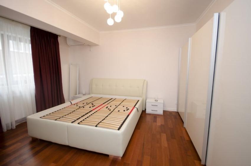 Apartament cu 3 camere decomandat în Kiseleff