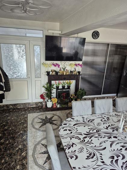 Casă cu 6 camere cu Teren 480 Mp în Florești
