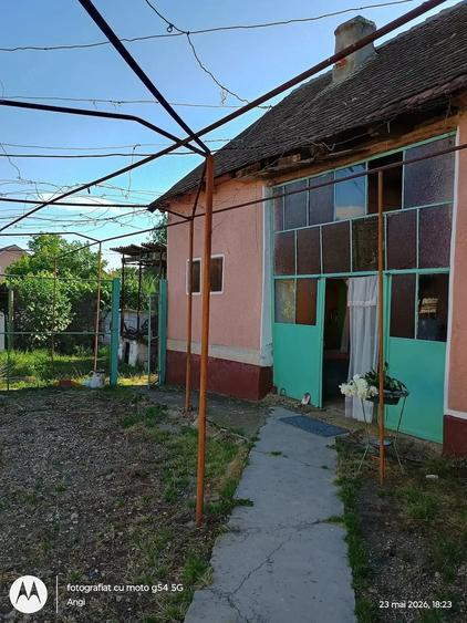 Casă cu 4 camere cu Teren 1300 Mp în Șicula