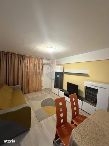 Apartament cu 3 camere decomandat în Bordei