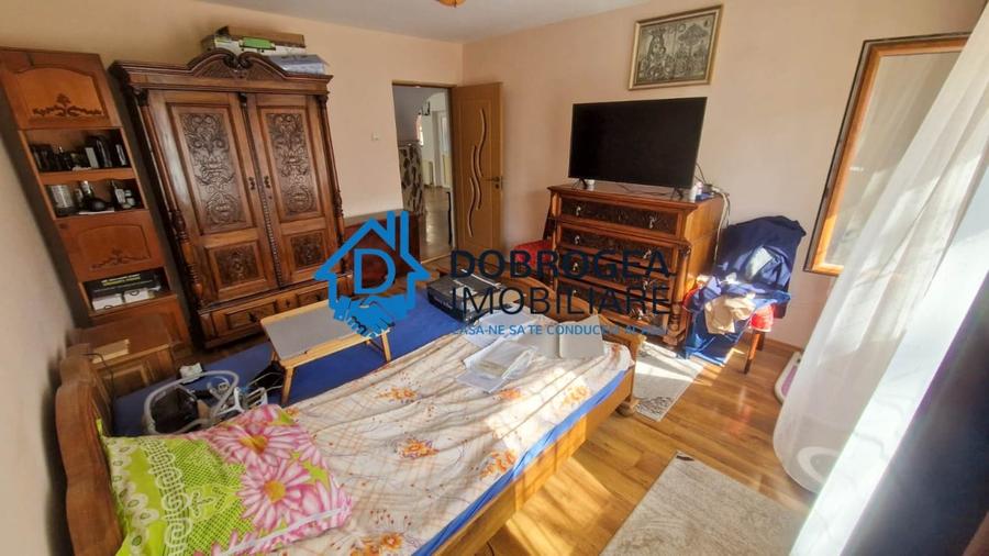 Casă individuală cu 6 camere cu Teren 397 Mp în Central