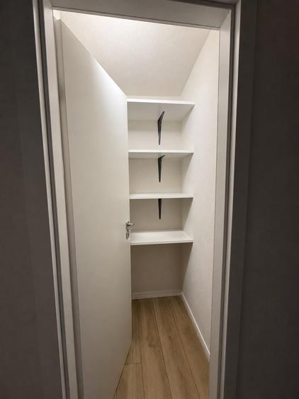 Apartament cu 3 camere semidecomandat în Tineretului
