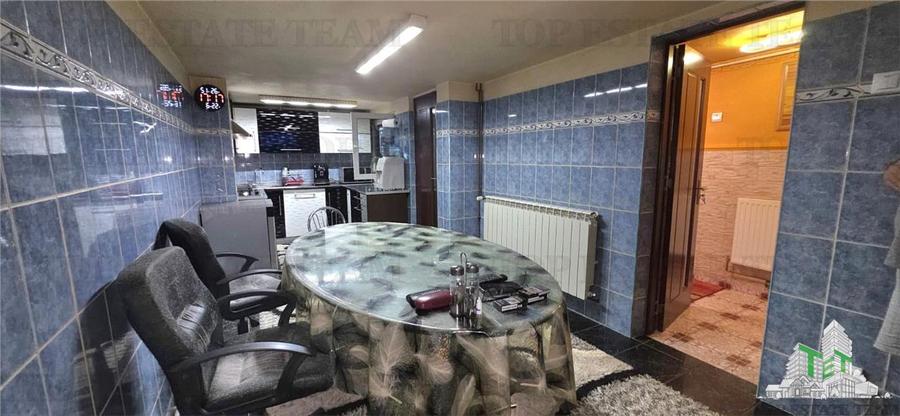 Casă individuală cu 9 camere cu Teren 240 Mp în Bucureștii Noi