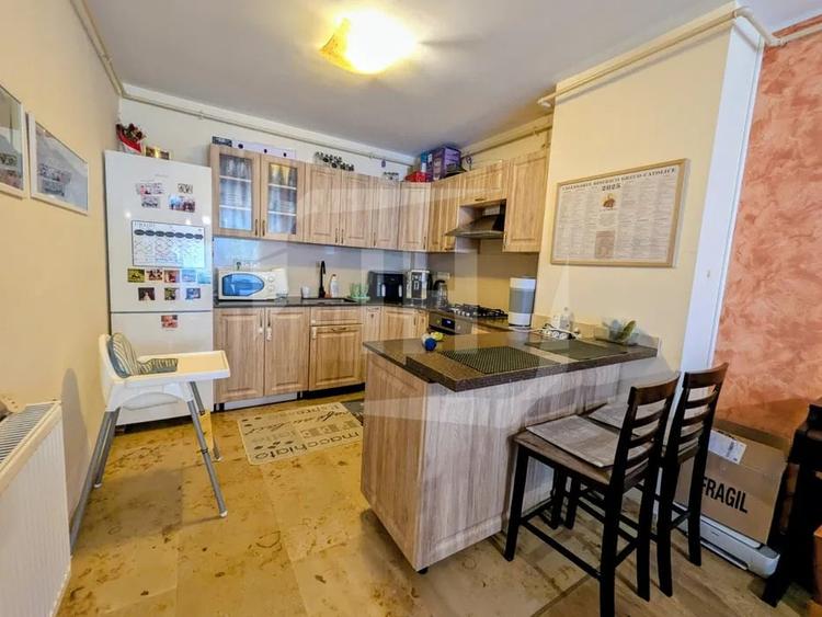 Apartament cu 2 camere semidecomandat, mobilat în Mărăști