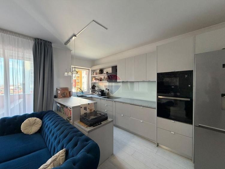Apartament cu 2 camere decomandat, mobilat în Decebal
