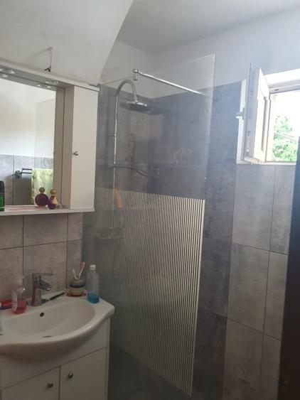 Apartament cu 3 camere decomandat, mobilat în 9 Mai