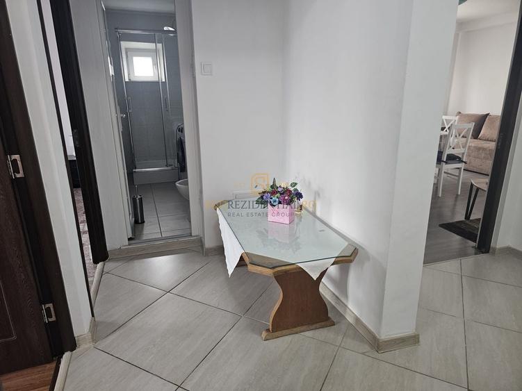 Apartament cu 3 camere decomandat, mobilat în Sebastian