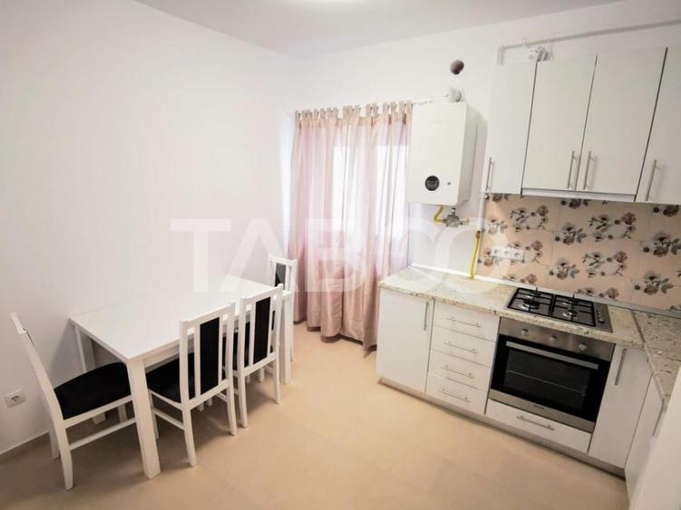 Apartament cu 4 camere decomandat, mobilat în Tineretului